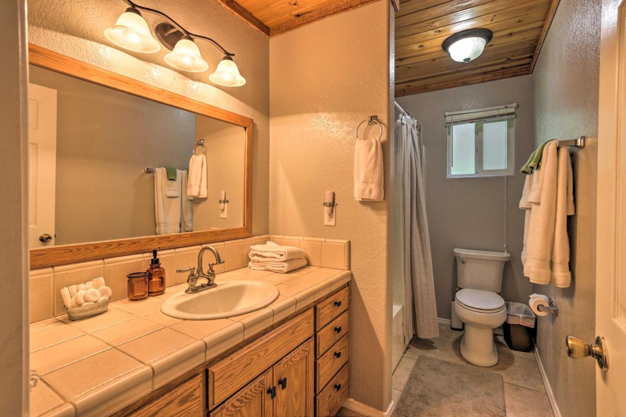 Remodeled Crestline Retreat Walk To Lake Gregory! Екстериор снимка
