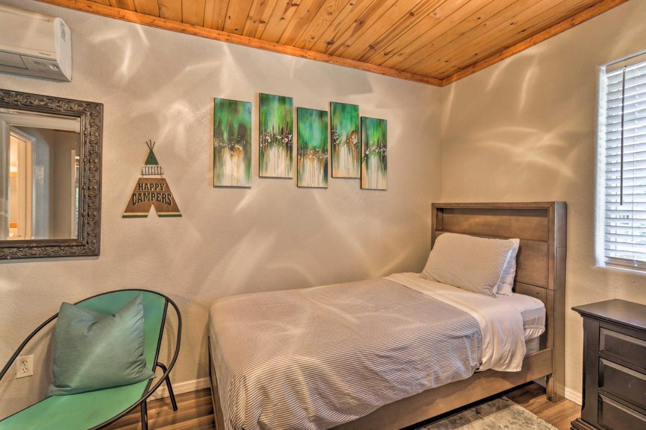 Remodeled Crestline Retreat Walk To Lake Gregory! Екстериор снимка
