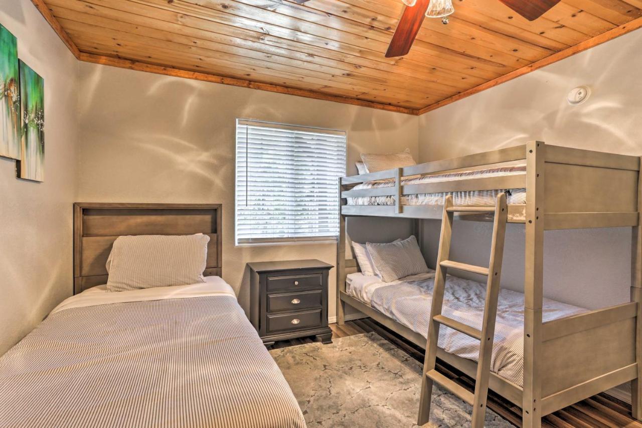 Remodeled Crestline Retreat Walk To Lake Gregory! Екстериор снимка