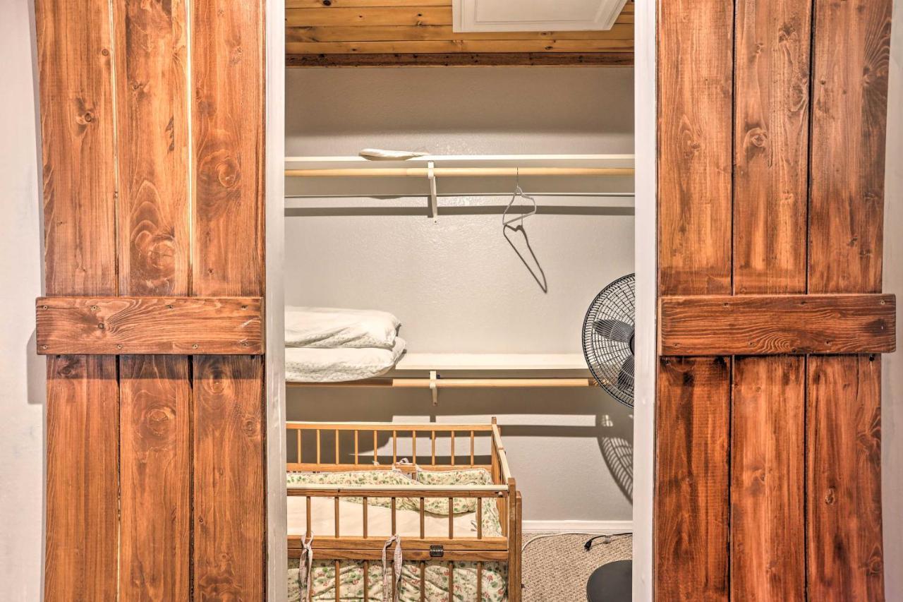 Remodeled Crestline Retreat Walk To Lake Gregory! Екстериор снимка