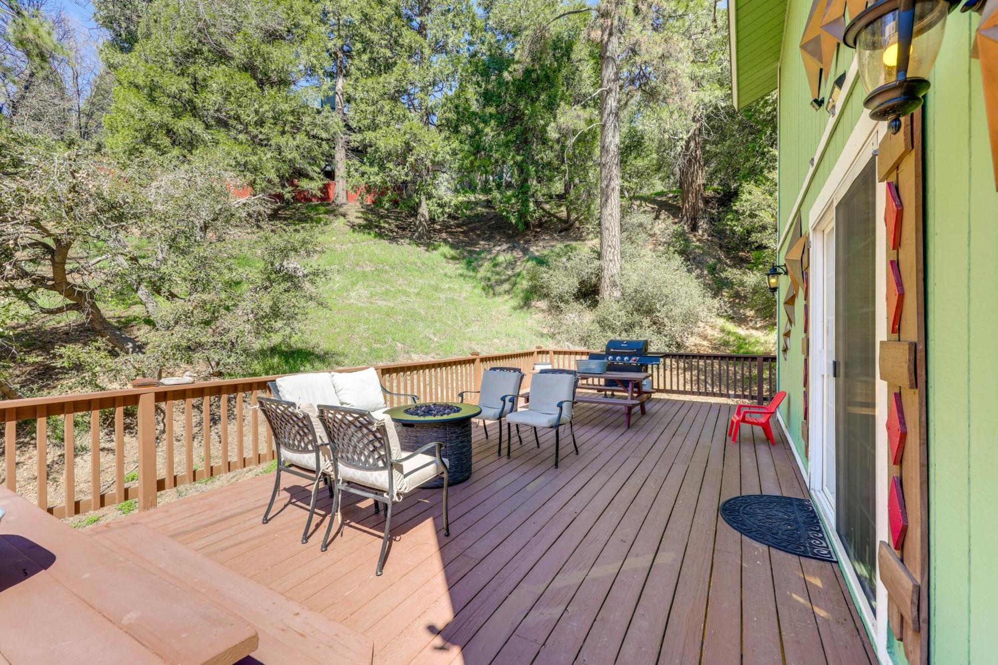Remodeled Crestline Retreat Walk To Lake Gregory! Екстериор снимка