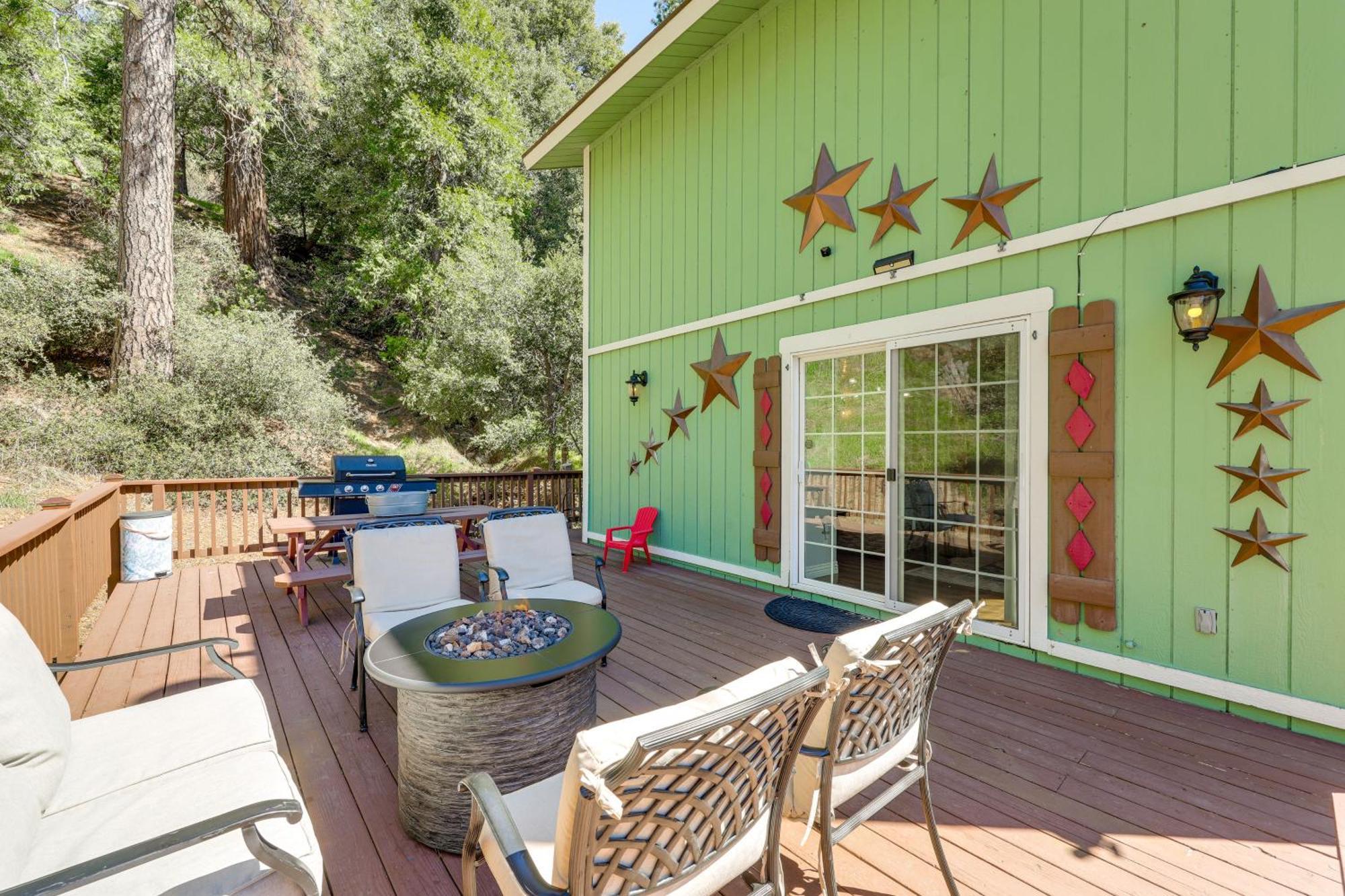 Remodeled Crestline Retreat Walk To Lake Gregory! Екстериор снимка