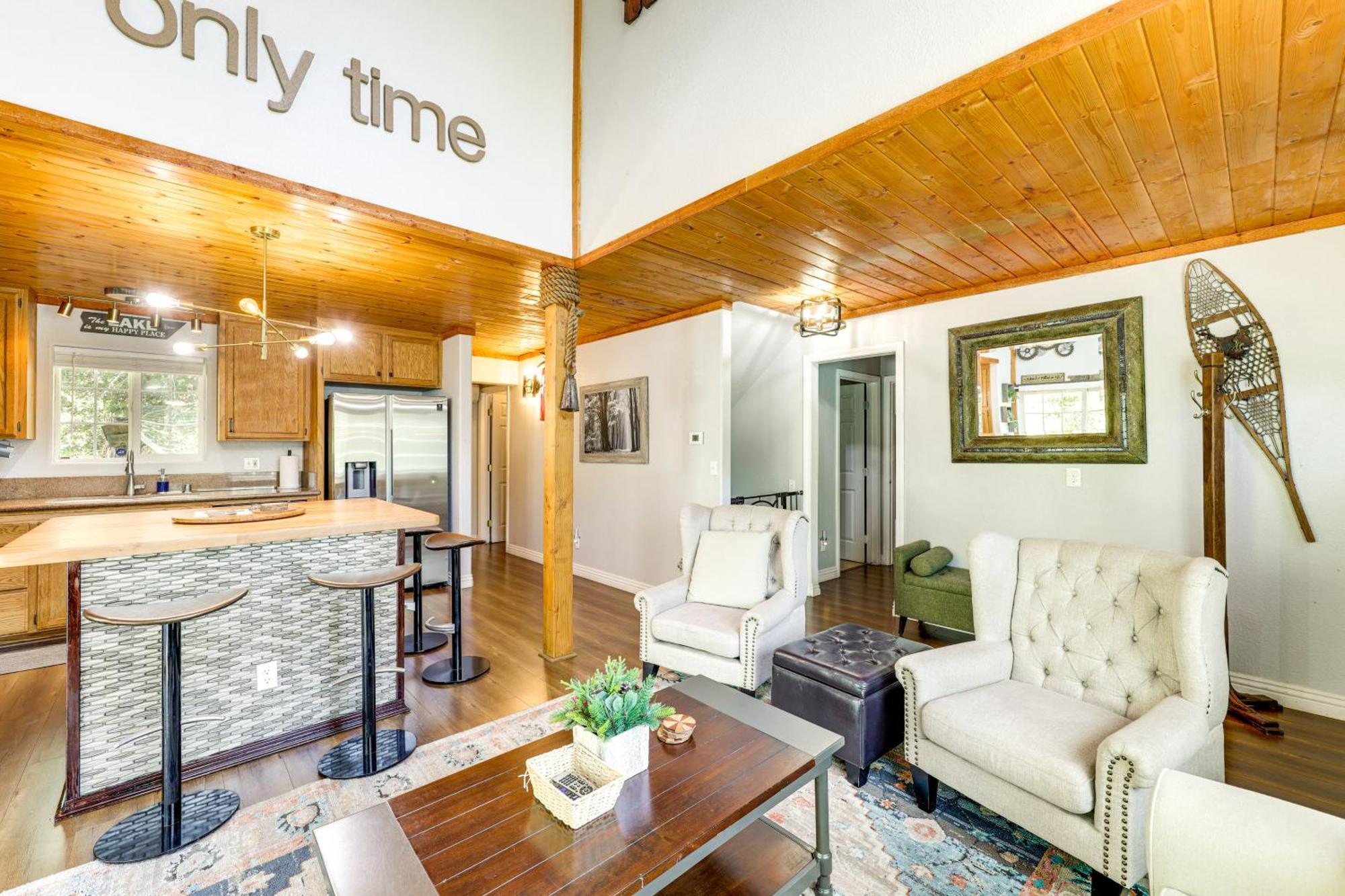 Remodeled Crestline Retreat Walk To Lake Gregory! Екстериор снимка