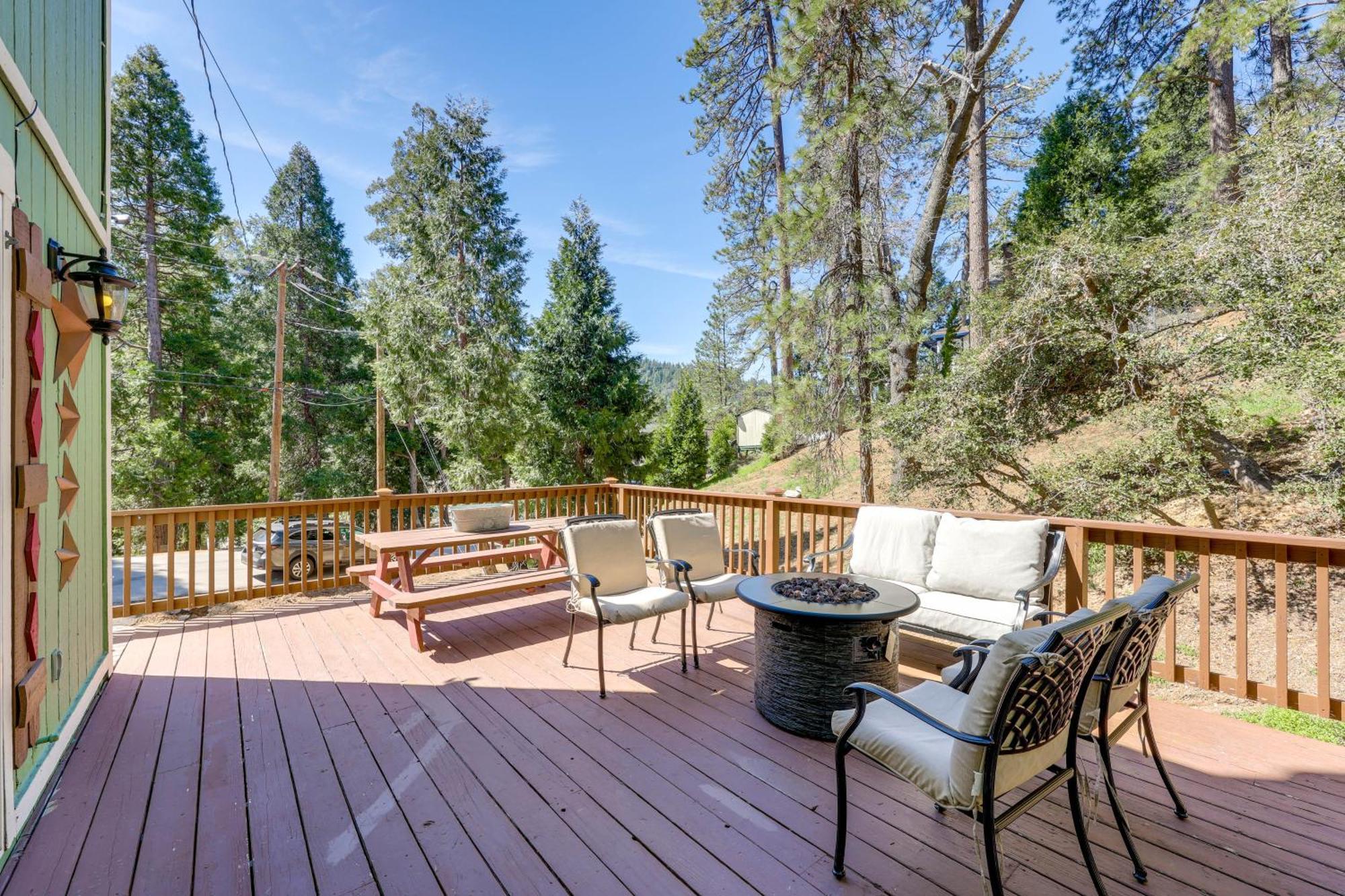 Remodeled Crestline Retreat Walk To Lake Gregory! Екстериор снимка